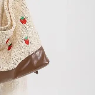 

Chic Woven Bucket Bag with Korean Strawberry Pattern, Straw Tote Bag, Adorable Crossbody Shoulder Bag for Women Gifts