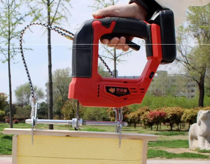 أداة معدات تربية النحل، بطارية ليثيوم، إطار خلية، آلة تهتز النحل الكهربائية القابلة لإعادة الشحن