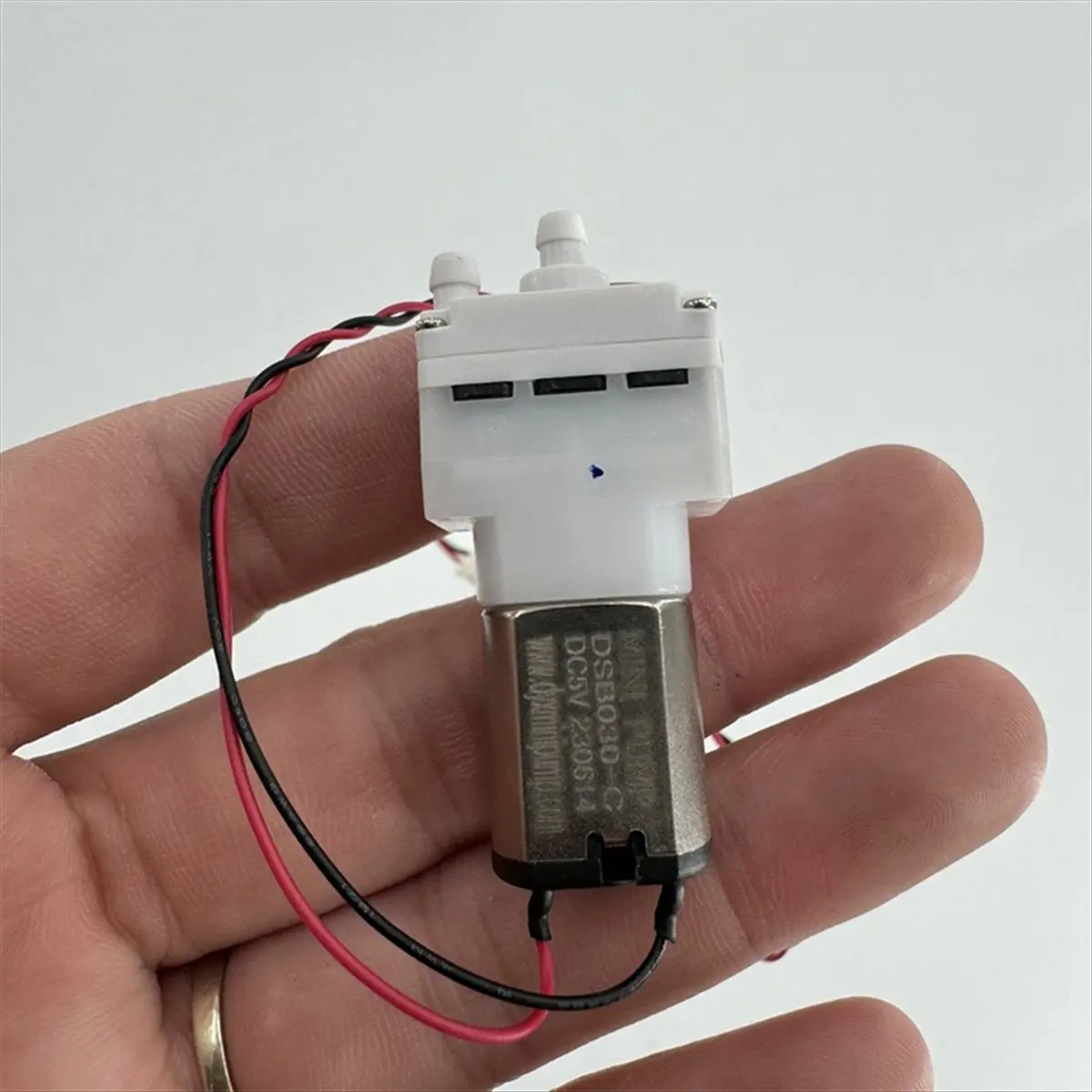 A22I For Sweeping Robot L20 Ultra /L10s Ultra Gen2 Aftermarket Water Inlet Pump Assembly 3.3V Water Pump Motor