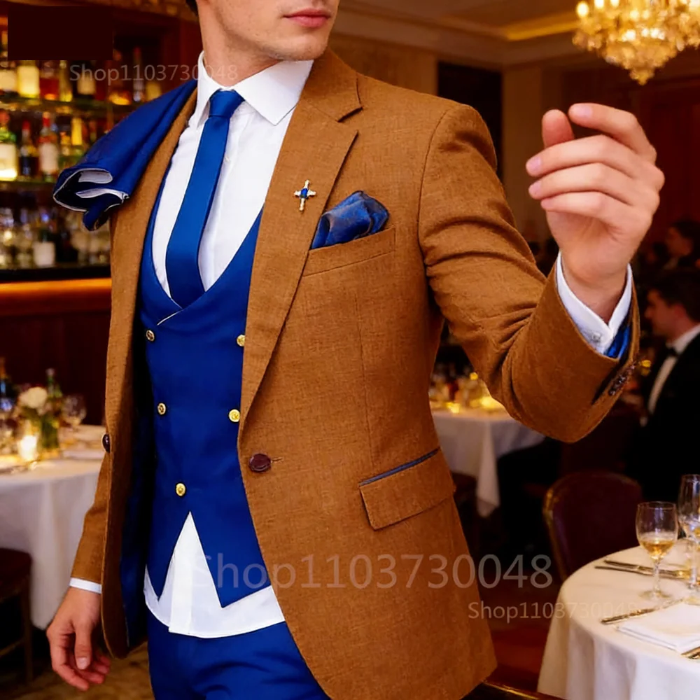 

Мужской однотонный приталенный деловой костюм: пиджак с отложным воротником на одной пуговице, жилет, брюки. Идеально для свадьбы, деловых встреч, торжеств и праздников.