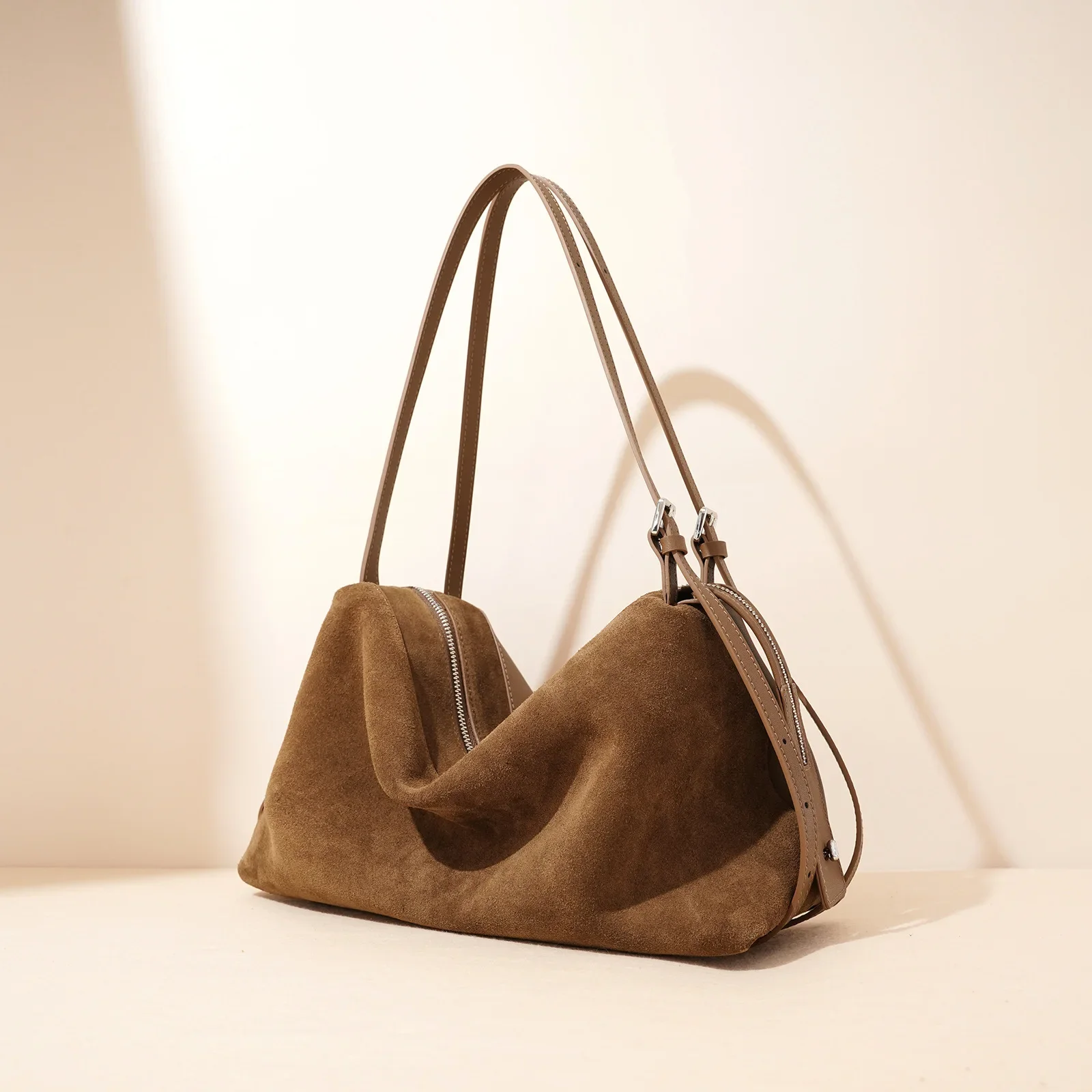 

Luxury Fashionable Minimalist Diaper Bag Stylish Leather Crossbody Handbag For Women Large Capacity Unique Retro Messenger