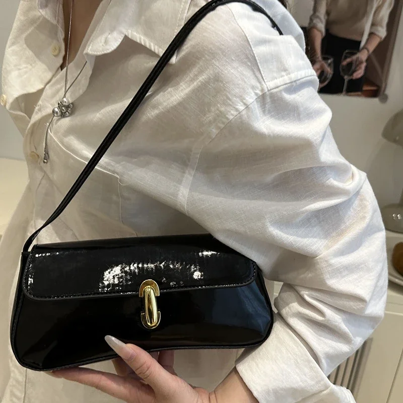 

Женская винтажная сумка-багет с декоративным клапаном из искусственной промасленной кожи, сумка-багет с пряжкой, подходит для свиданий, прогулок, вечеринок