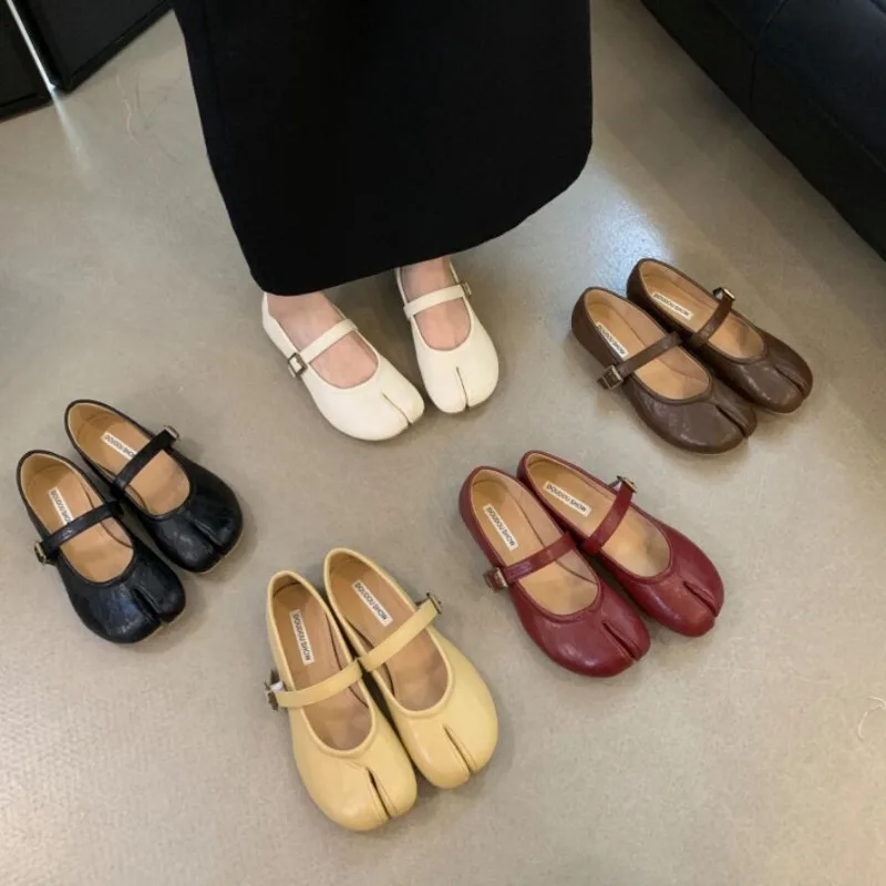 2024 Spring Korea Tabi Ninja Moccasins Round Split Toe Women Single Shoes Buckle Strap Female Casual Soft Mary Janes Shoes