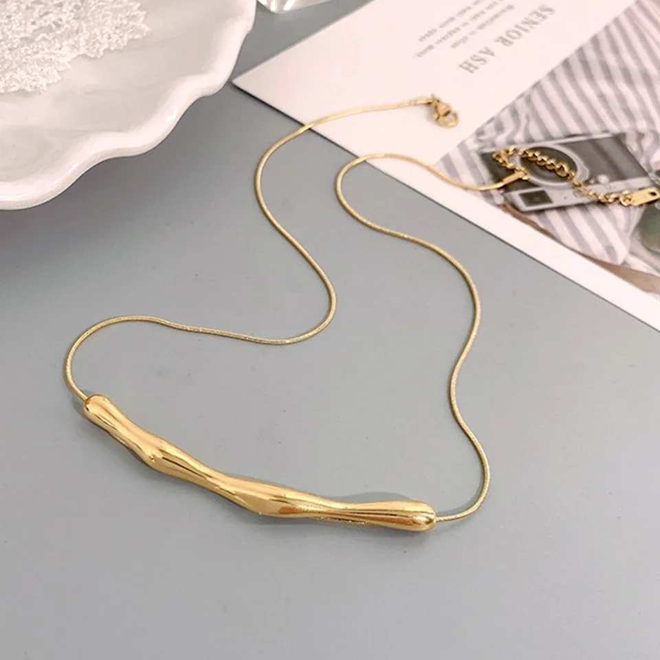 

European and American Fashion Stainless Steel Gold Color Collar Bone Chain for Women Fashion Short Necklaces Jewelry