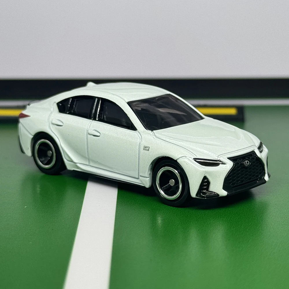 TAKARA TOMY TOMICA เบอร์ 100 Lexus IS 350 F กีฬารถโลหะผสมมอเตอร์รถโลหะ Diecast รุ่นเด็ก Xmas ของขวัญของเล่นสําหรับชาย