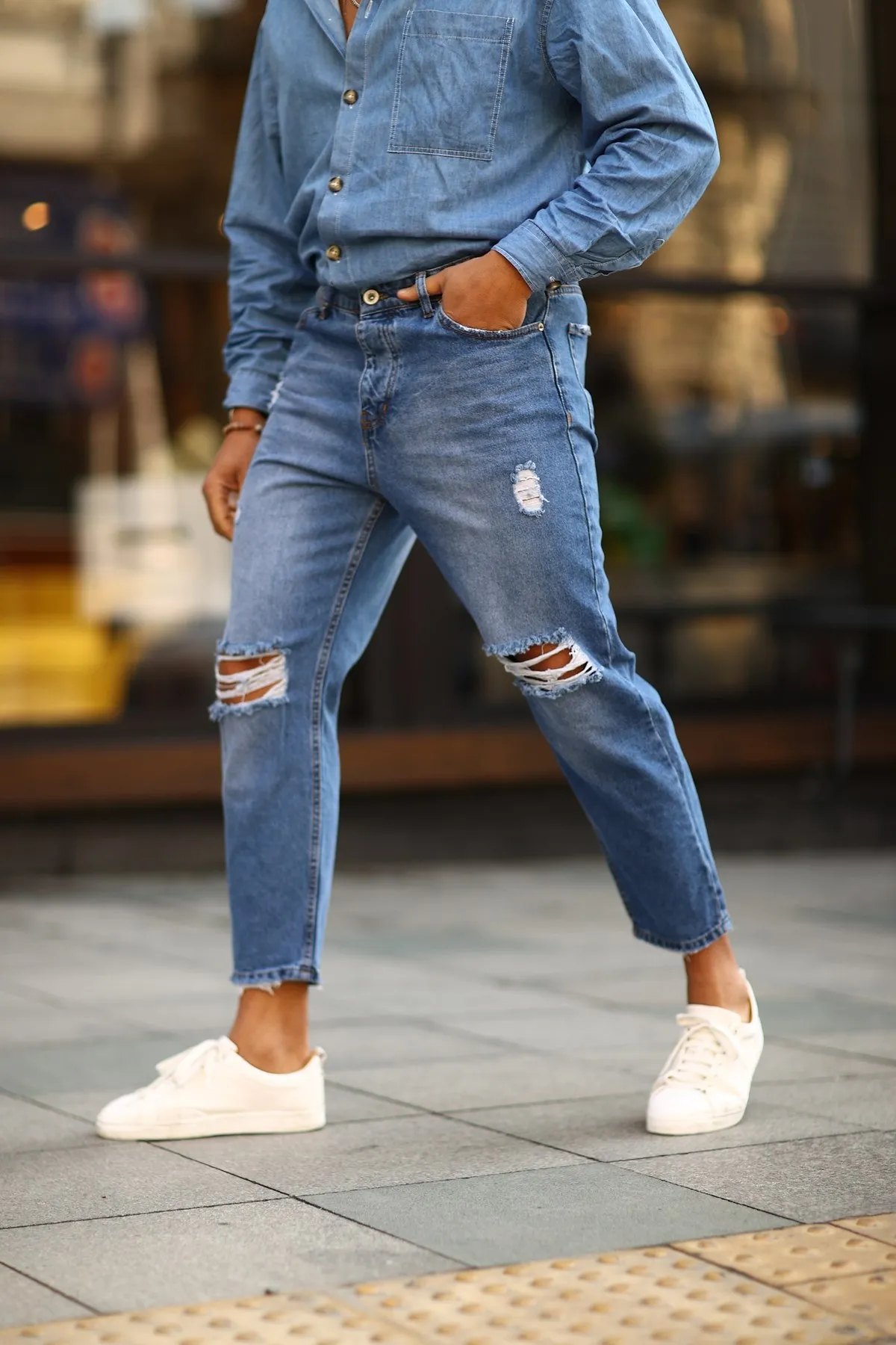 

Men's Ripped Blue Boyfriend Jeans