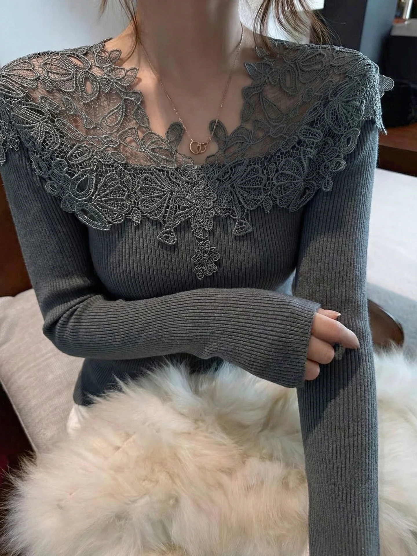 

Elegant Long Sleeve Pure Color Knitted Base Shirt Lace Patchwork Slimming Top Commute Style Korean Version Spring 2026