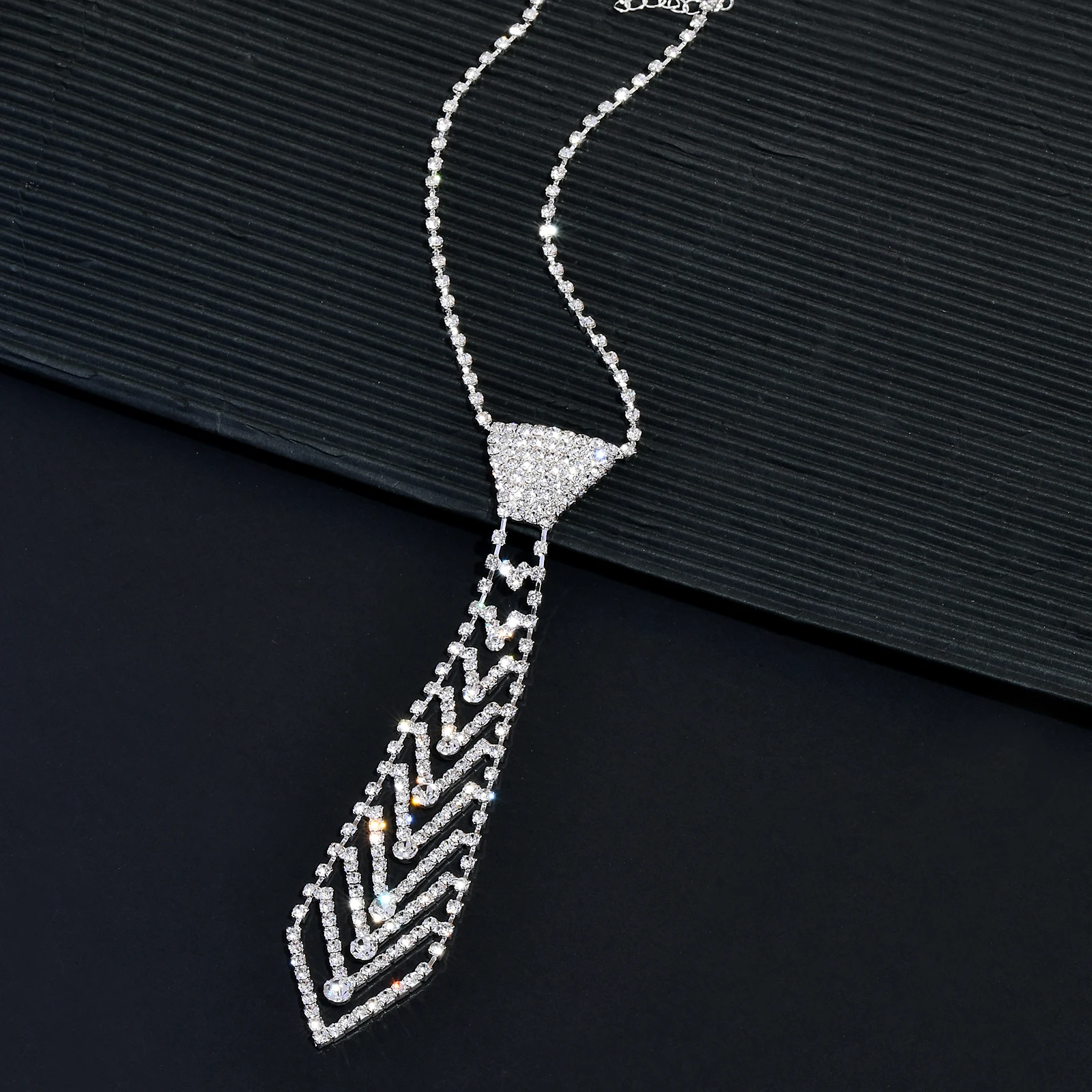 1P Luxury Crystal Elegant Tie Necklace Fashion Rhinestone V Long Necklace