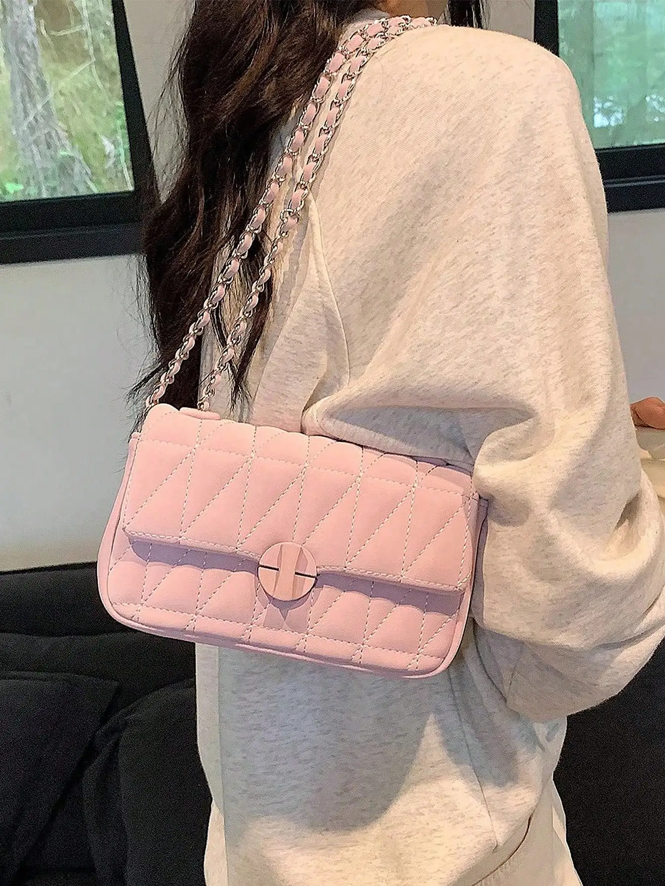 

Lingge Chain Bag for Women 2024 New Cross Shoulder Small Square Bag, Single Shoulder Underarm, Commuting Luxury, Versatile Under