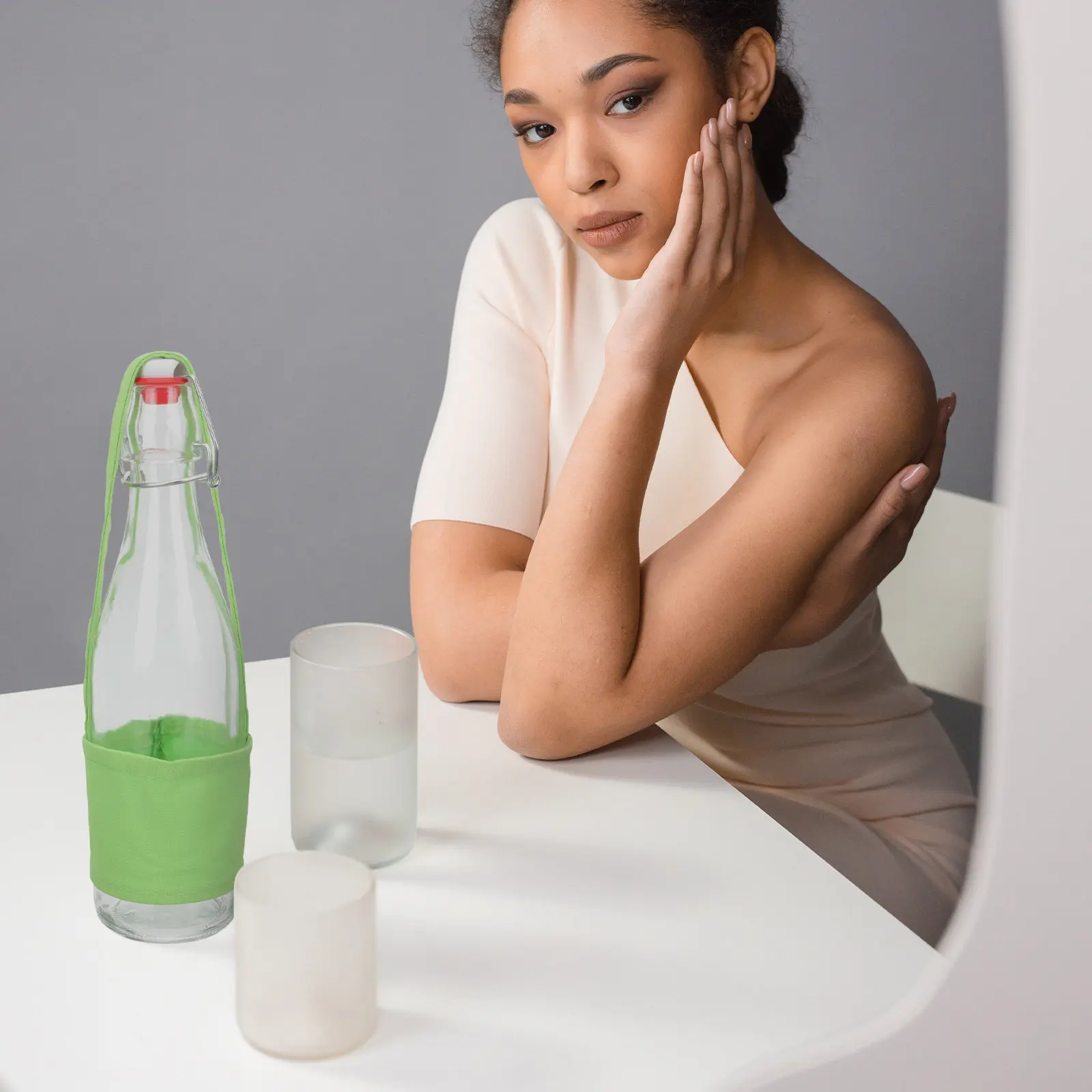 

Набор из 6 классических однотонных чехлов для кофейных стаканов, портативный держатель для напитков, компактный чехол для бумажных стаканов