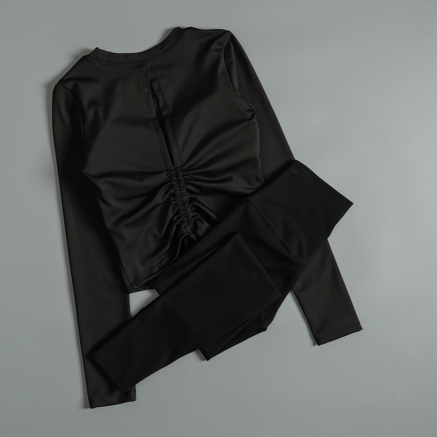 Traje de yoga para mujer en otoño, corte ajustado y entrenamiento de gimnasia delgado, jogging por la mañana, mangas largas, cintura alta, levantamiento de cadera, deportes de ciclismo
