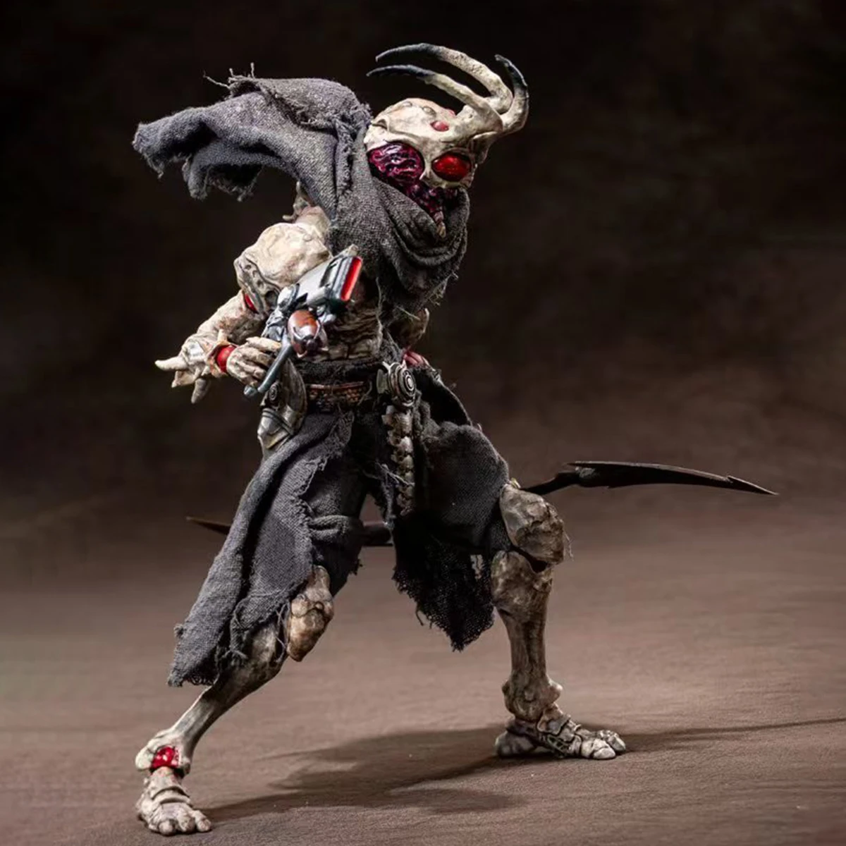 HIPLAY Giveme5ive Metamorfose - A ascensão dos insetos: figura de ação em escala Airoki 1/12