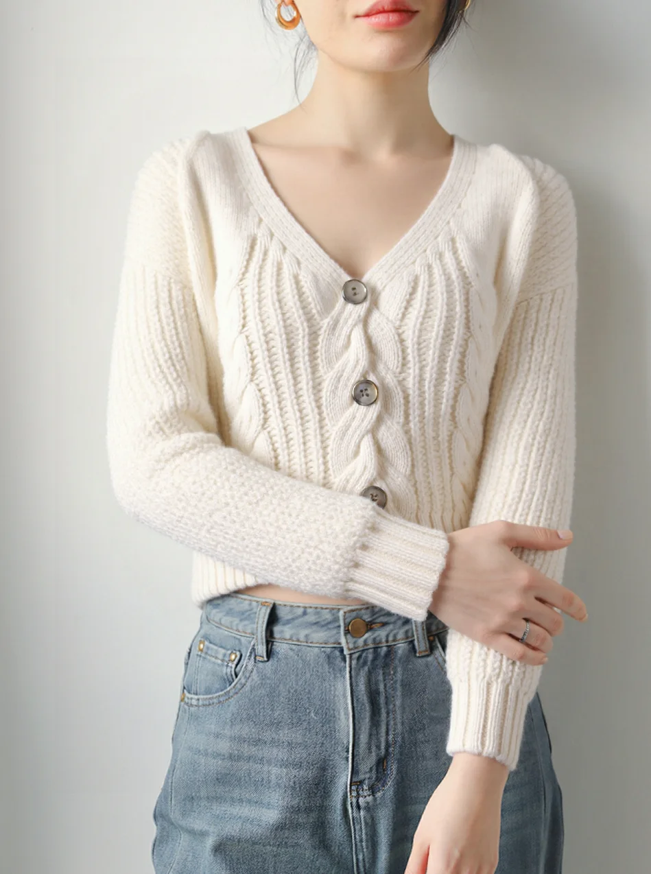 

2025 New Lazy V-Neck Cardigan Mori Style Date Night Essential Sweater for Women Knitted Top for Daily Wear, Work, and Leisure Outings