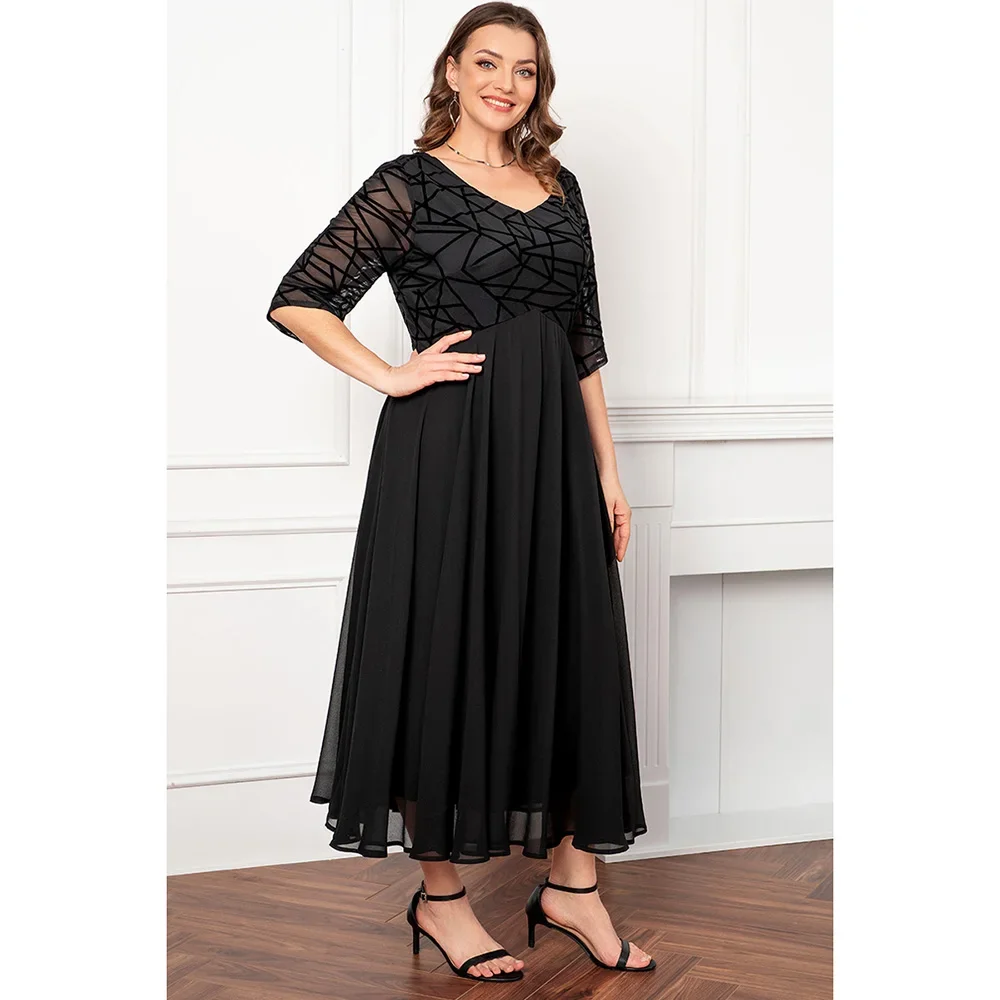 Plus Size Mother Of The Bride Black Chiffon Geometric Print Flowing Hemline Tea-Length Dress V-neck Long Dress