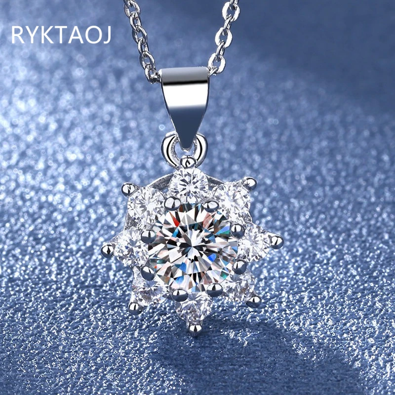 925 Sterling Silver Snowflake Halo Round Cubic Zirconia Pendant Necklace for Women Sparkling CZ Clavicle Chain Jewelry Gift