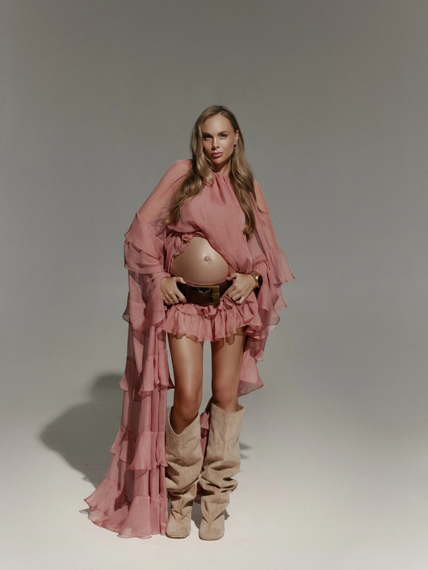 Modna damska sukienka szyfonowa z falbanami, w stylu boho, asymetryczna, z długim rękawem, odkrywająca brzuch, zwiewna sukienka maxi na imprezę, wesele, ciążę, 2026