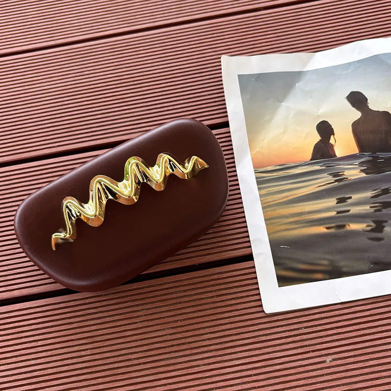 حقيبة عشاء على شكل موجة من الرخام اللامع، حقيبة يد فاخرة وخفيفة الوزن