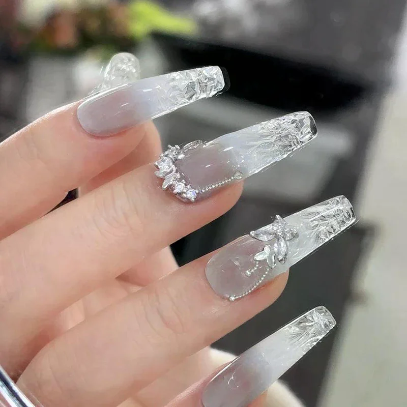 Nuevos accesorios para uñas con diamantes de imitación de circonio y mariposa, cadena de pajarita con diamantes de imitación brillantes, decoración de uñas francesa de lujo