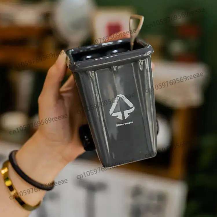 

Креативная керамическая кружка в форме мусорного ведра с крышкой для воды и кофе, подарок