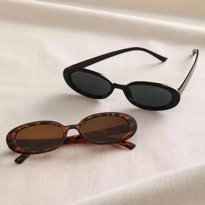 2 Stück Trendige Retro-Sonnenbrillen für Frauen Straßenfotografie Hip-Hop Sonnenschutz-Brillen Outdoor-Brillen