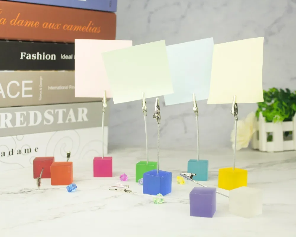 

Color Cube Stand Alligator Wire Photo Clip,Memo Card Holder,Table Wedding Party Place Favor,Customized Gift Note Clamp Note Clip