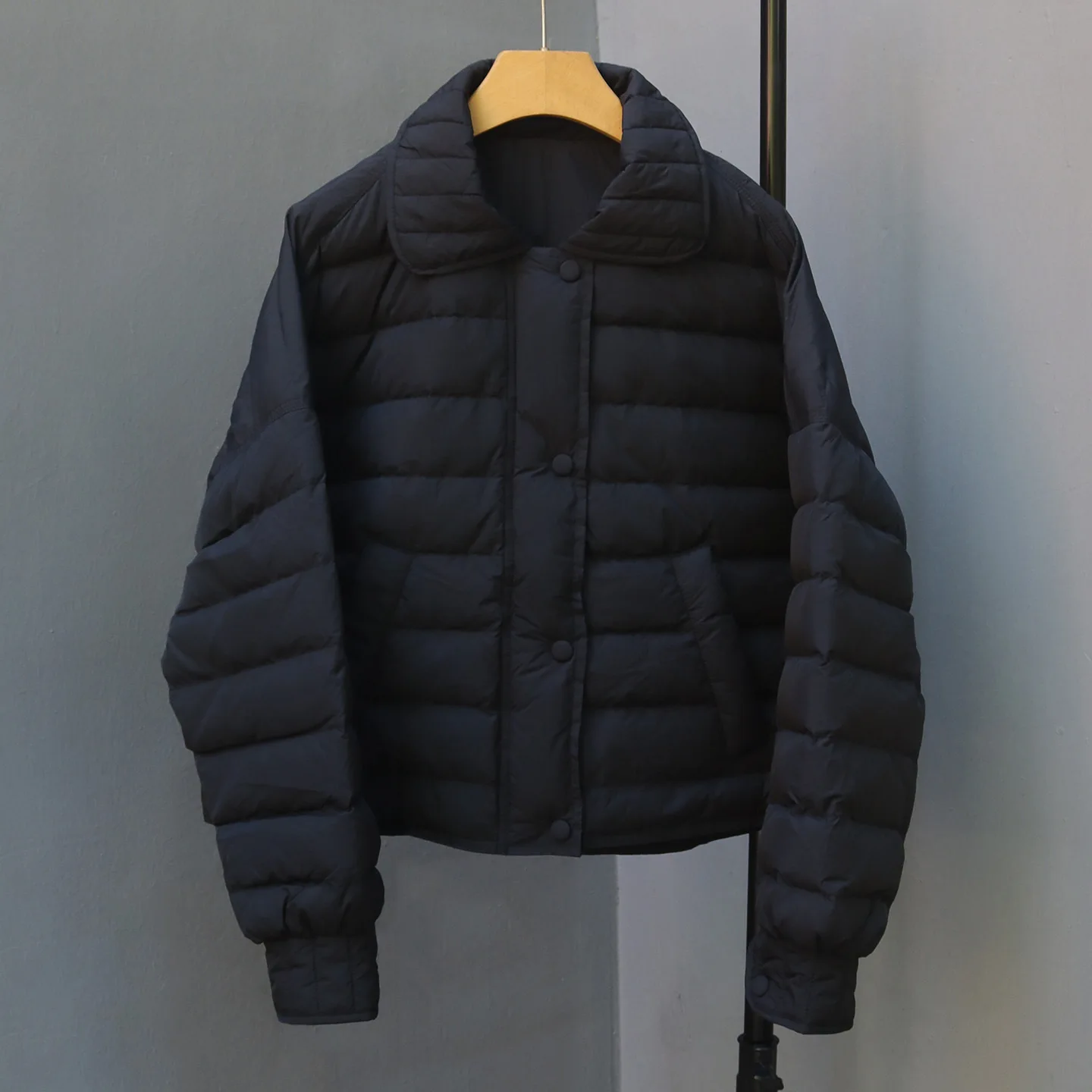 سترة نسائية جديدة لخريف وشتاء 2025 للتنقل سترة قصيرة خفيفة الوزن غير رسمية