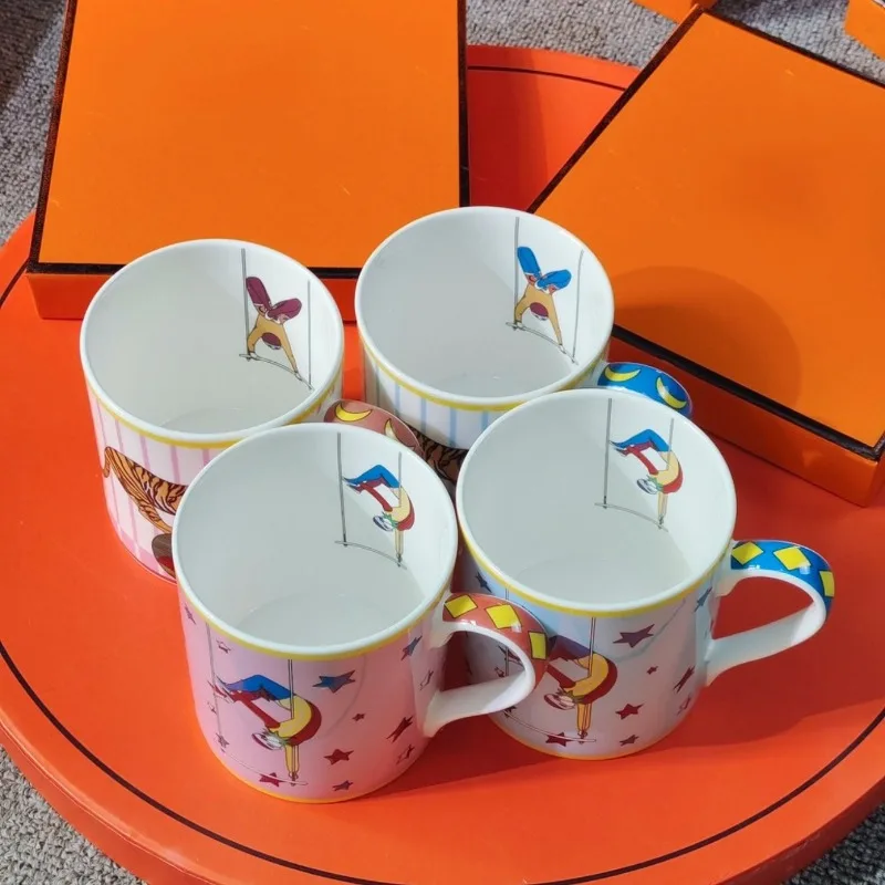 Tazza in porcellana di osso di alta qualità Tazza d'acqua domestica Tazza da tè ad alta aspetto Regalo pratico per l'uso quotidiano