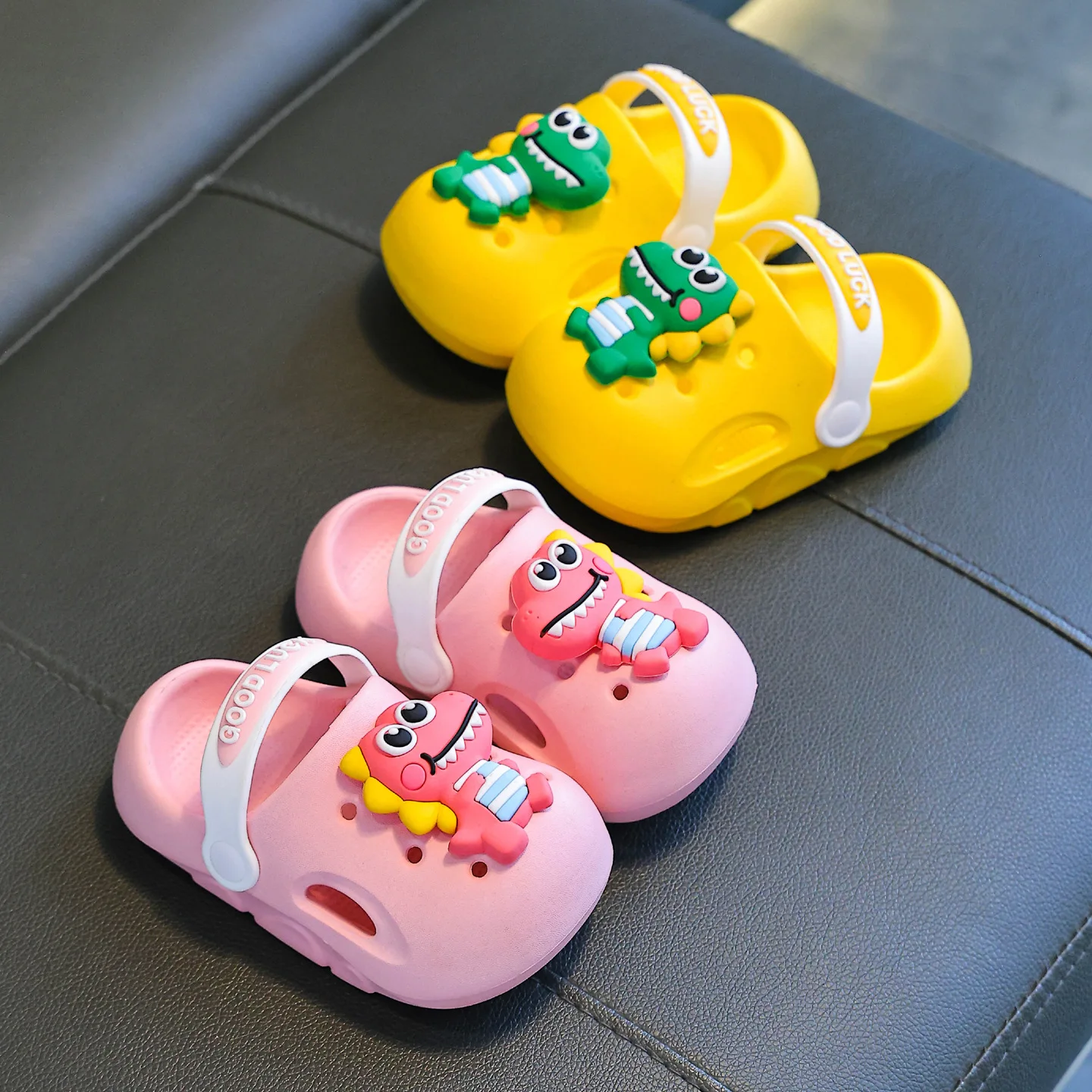 Summer Childrens Slippers Hole Kids Sandals Soft Anti-Skid Cartoon Dinosaur DIY Design Indoor Anti-Slip Boys Girls Beach Shoes