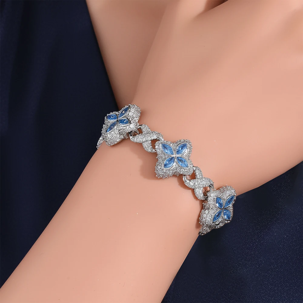 

Baby Blue 5A+ Cubic Zirconia Four-Leaf Flower Möbius Bracelet Fashion Trendy Jewelry Luxury Hiphop Jewelry Gift For Women