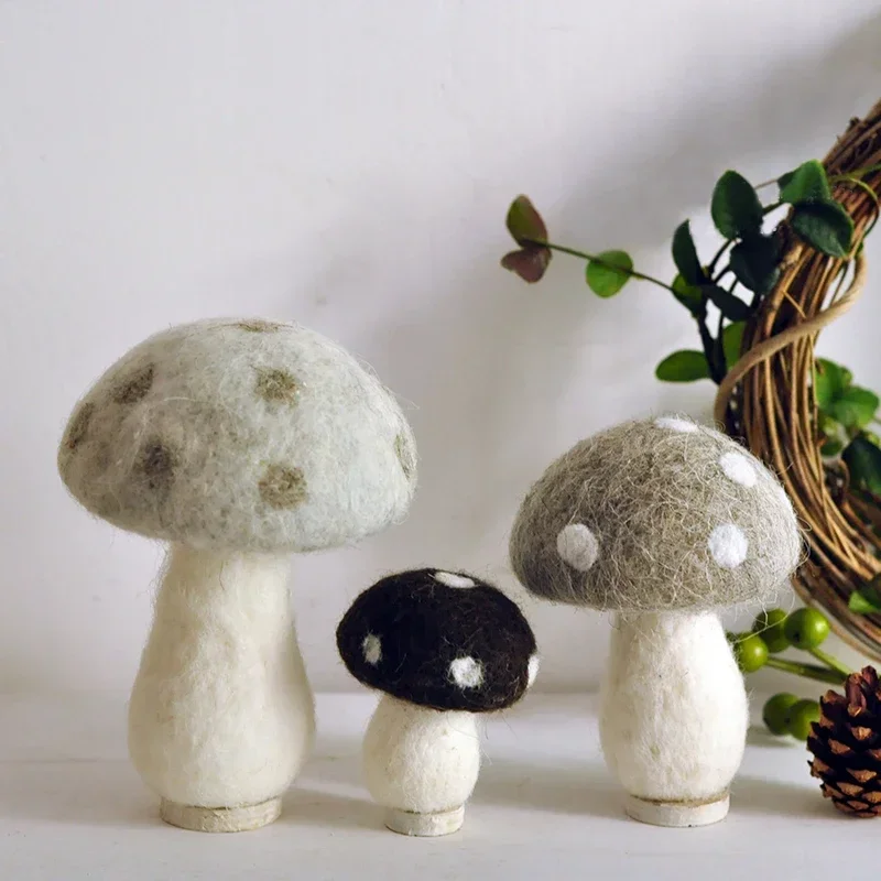 grandi funghi in feltro/fatto a mano/grigio e nero/regalo per Natale/compleanno/arredamento del giardino/arredamento della tavola di