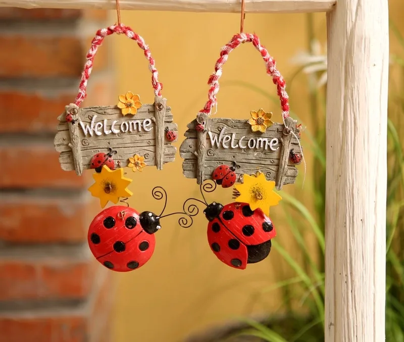 1PC Ladybug Doorplate Sign Practical Spring Door Wreath Adorable Welcome Sign Decor Garden 16cm x 7.5cm x 0.5cm