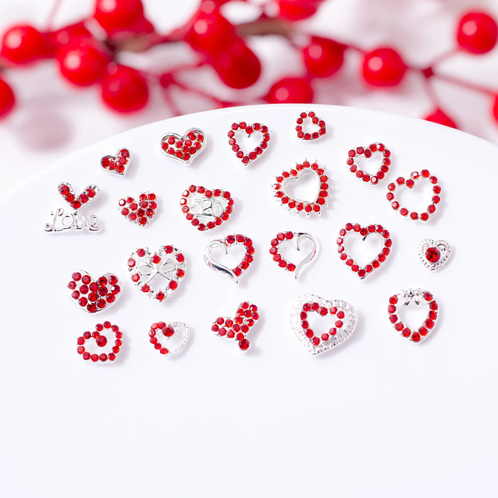 

50/100Pcs Winter Metal Heart Accessories Valentine's Day Heart-shaped Nail Jewelry Red Love Nail Rhinestones