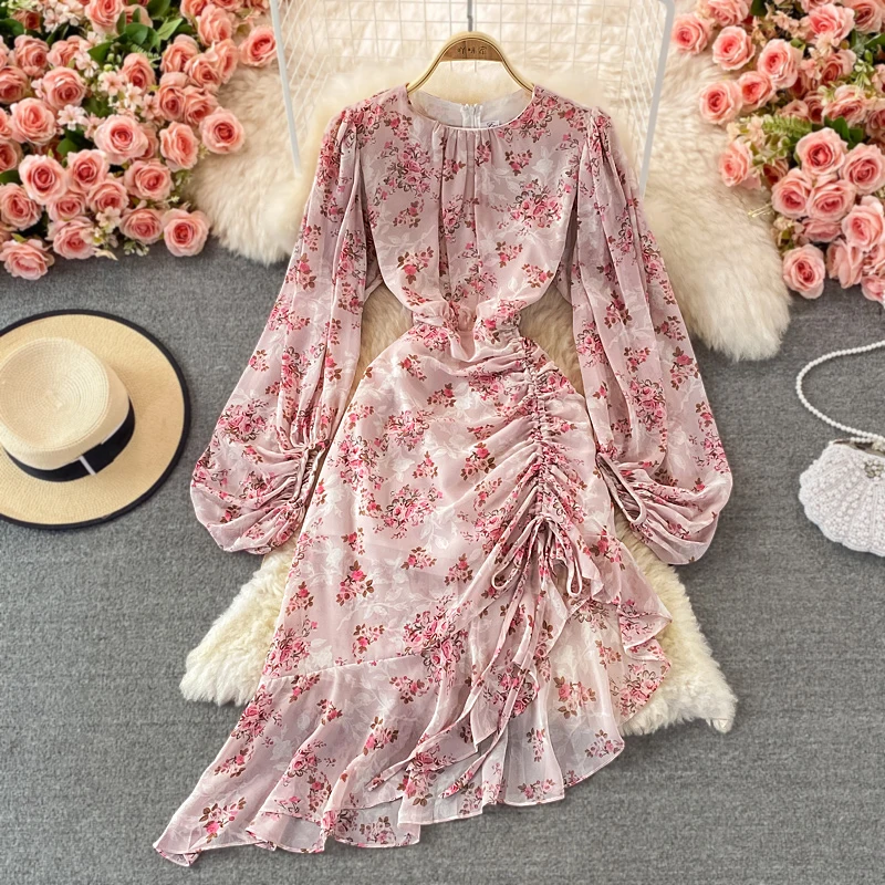 

2023 Autumn New High Waist Slim Mid Length Irregular Drawstring Bubble Sleeve Round Neck Fragmented Chiffon Dress