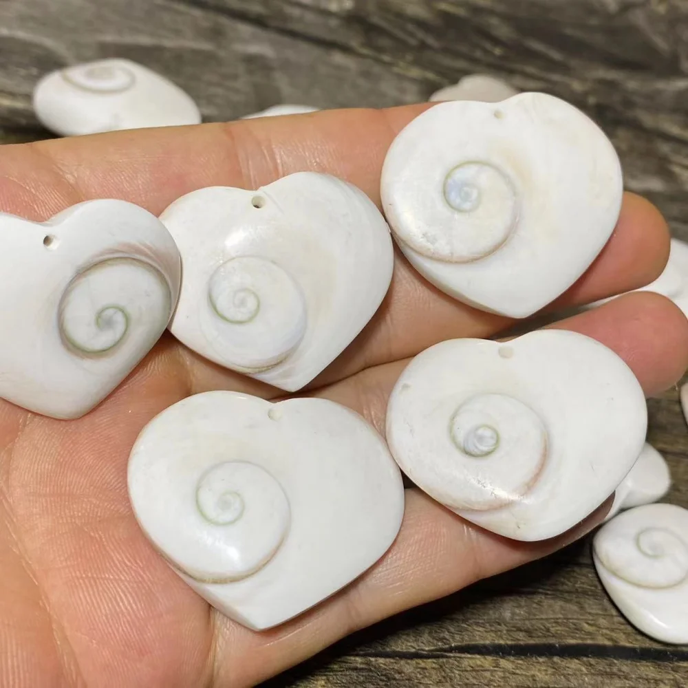 Shell Carving Crystal Quartz Natural Stone Palm Pendant Reiki Energy Wichcraft Minerals Handwork Ball House Decoration Home