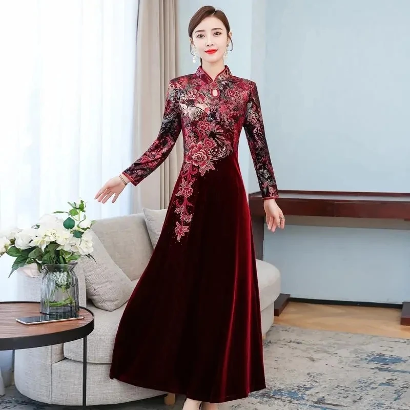 2024 musim semi musim gugur ukuran besar ditingkatkan gaun Cheongsam wanita beludru emas gaun pesta malam elegan ibu Vestidos 6XL