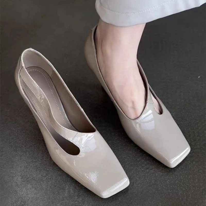 Damen Slip-On Schuhe mit weicher Sohle, Neu 2026, französischer Cut-Out, eckige Zehenpartie, Stiletto-Absatz