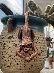 1Pc: Whimsical Monkey Resin Charming Flower Pot Creative Hanging Flower Pot Suitable for Home Balcony Garden Decoration