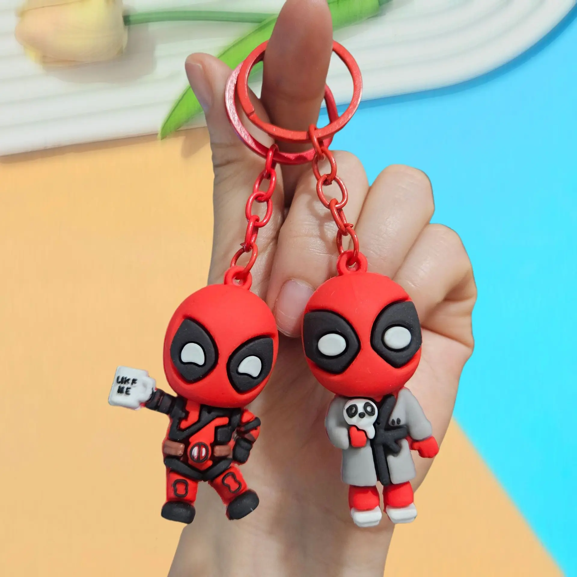 

Marvel Deadpool Keychain - Funny Q Version Keyring, Cute Anti-Hero Backpack Charm for Fans & Couples (Gift Idea)