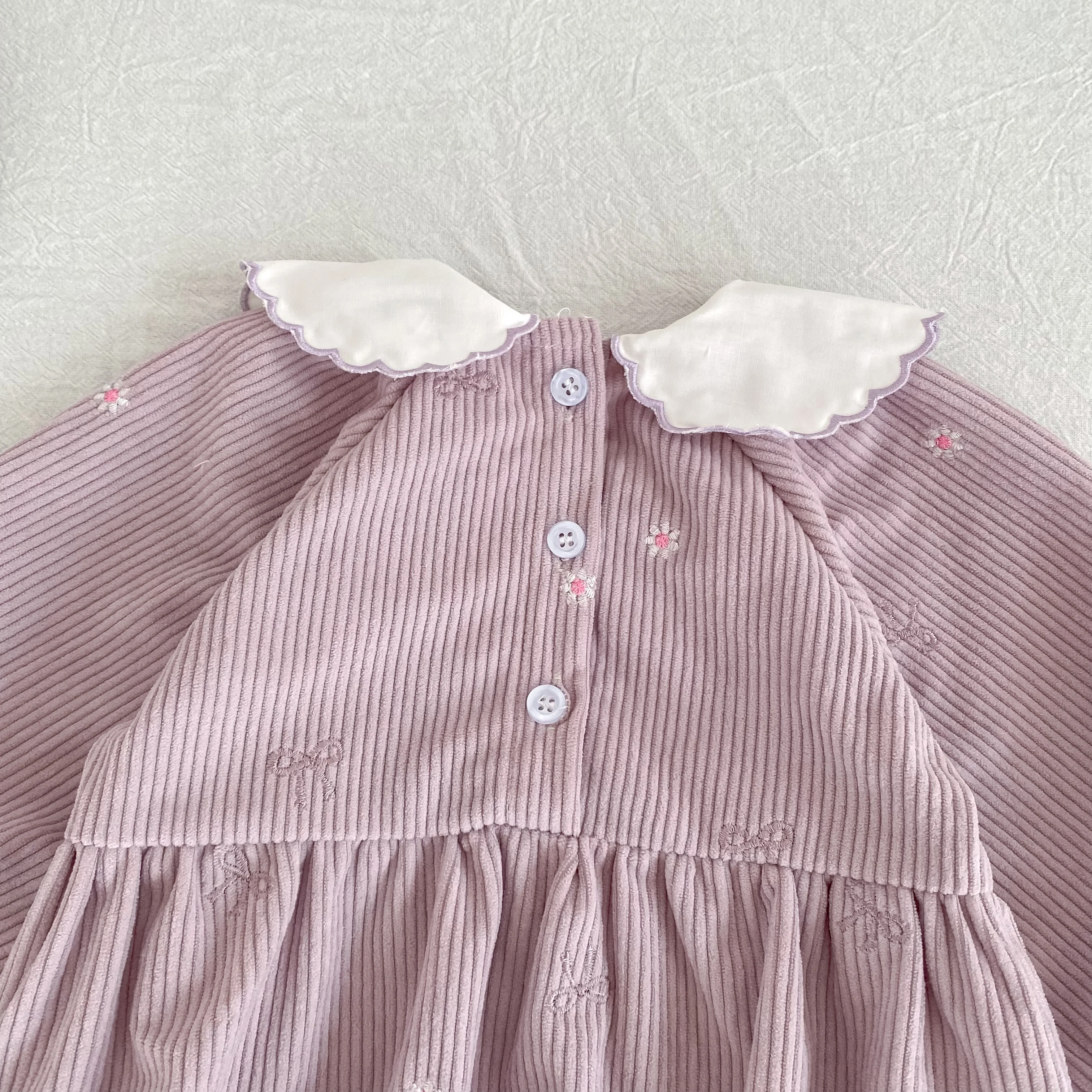 2026 Baby-Mädchen Cord-Strampler 0-24M Süßer Schleifenkragen mit Stickerei Langarm-Body für Kleinkinder Mädchen Frühling Winter Jumpsuit – Detail 8