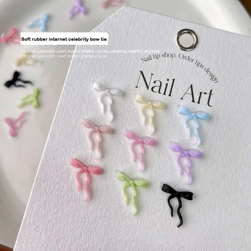 50 stücke Bogen Nail art Zubehör Mini Größe fliege 3D Nail art Dekorationen Gemischte Größe Einfarbig Maniküre Liefert