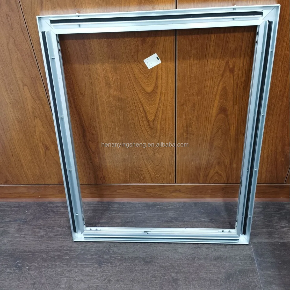 Marco metálico para fabricante de pantallas digitales TLF