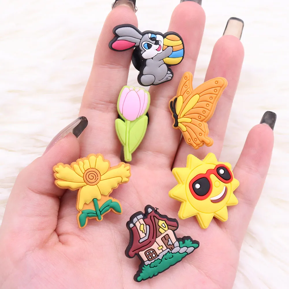 1pcs PVC Shoe Charms Buckle Rabbit Butterfly Sun Flower House Sandals Shoes Decoration Garden Shoes Button Accessories Kid Gift