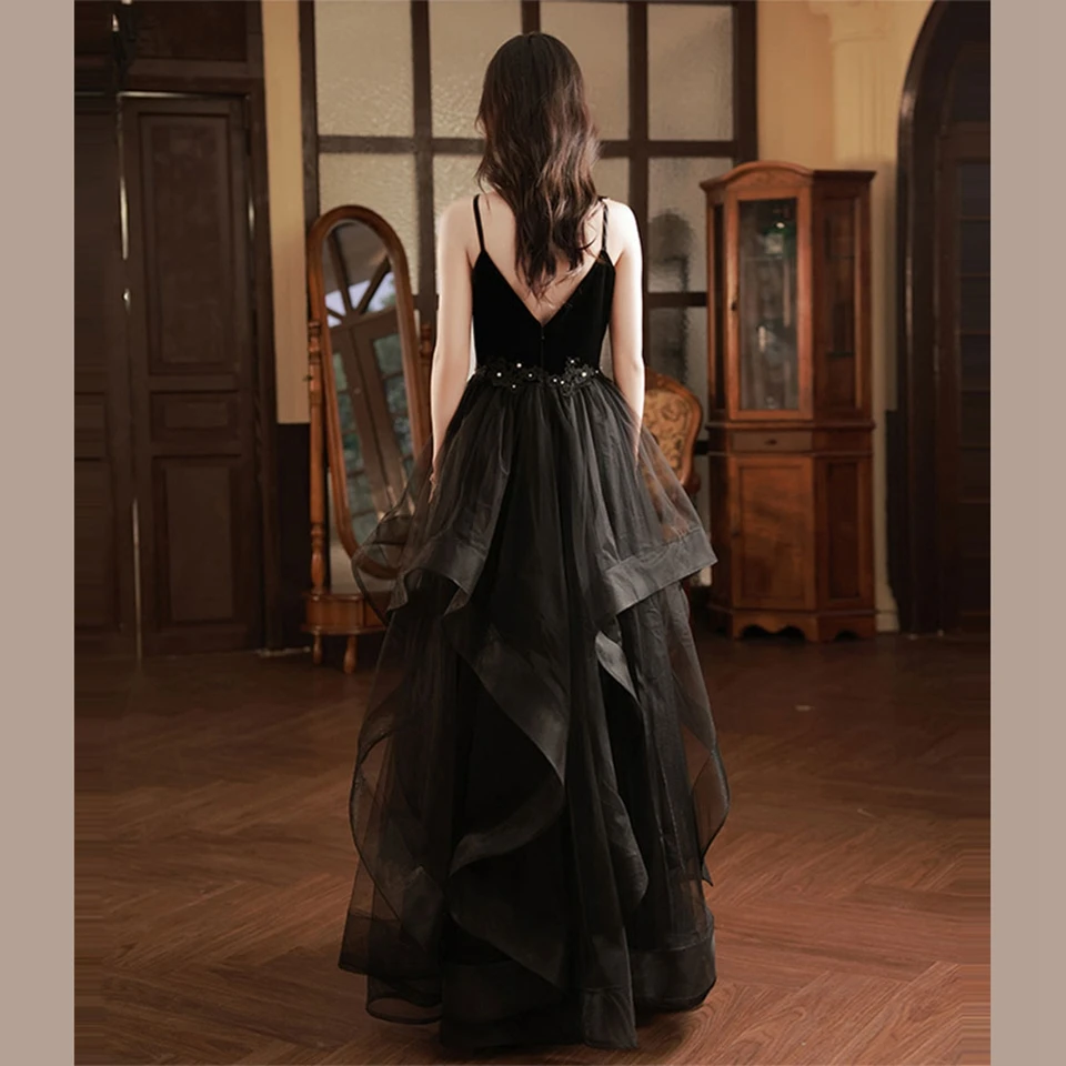 Maßgeschneiderte bezaubernde Abendkleider mit V-Ausschnitt und Spaghettiträgern und Perlen 2025, bodenlang, Organza, ärmellos, Reißverschluss, formelle Partykleider