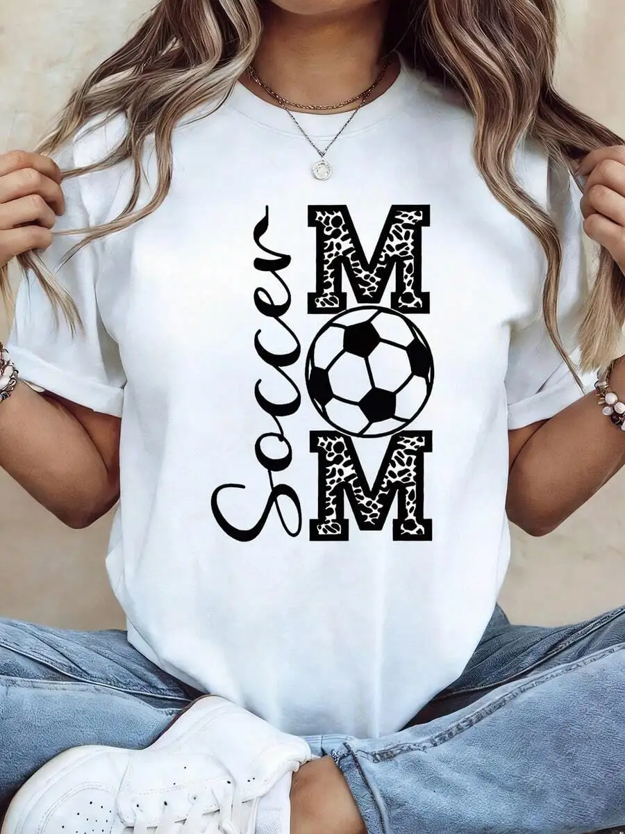 Autumn And Winter Plus Size - Plus Size - Plus Size Women'S T-Shirt With A MOM SOCCER Graphic Print, Featuring Short Sleeves And A Crew Neck