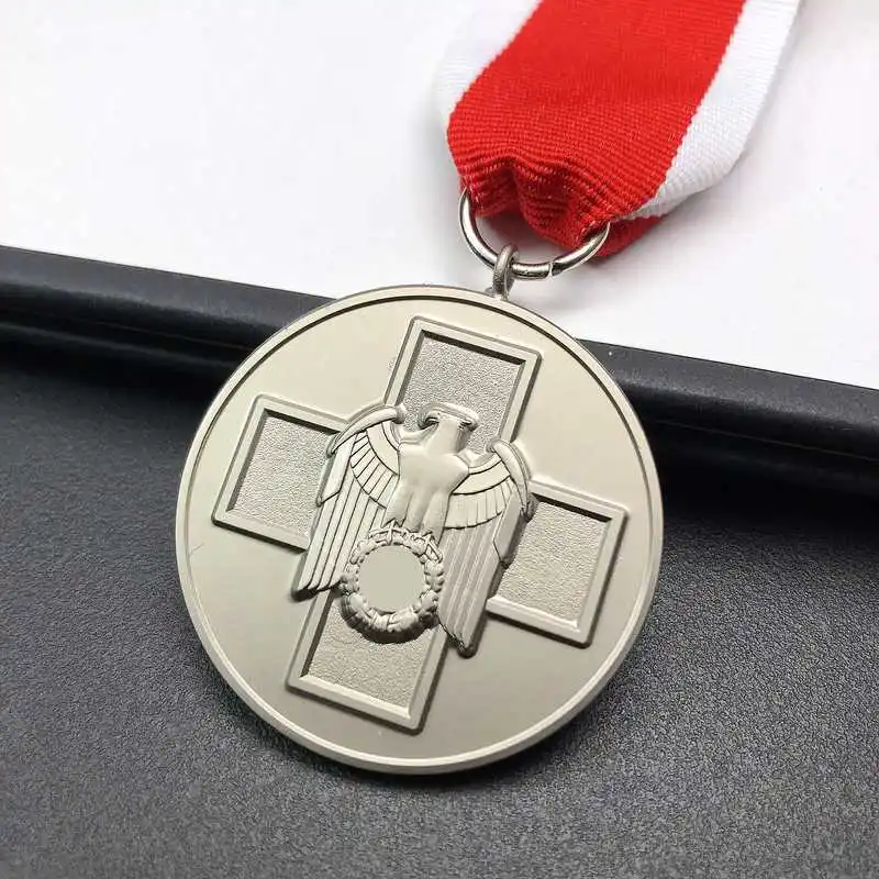 ألمانيا المستوى الثاني الرفاهية الاجتماعية عبر شارة الحرب التذكاري التعميم بروش قلادة الشريط ميدالية الديكور الحرف 1 قطعة