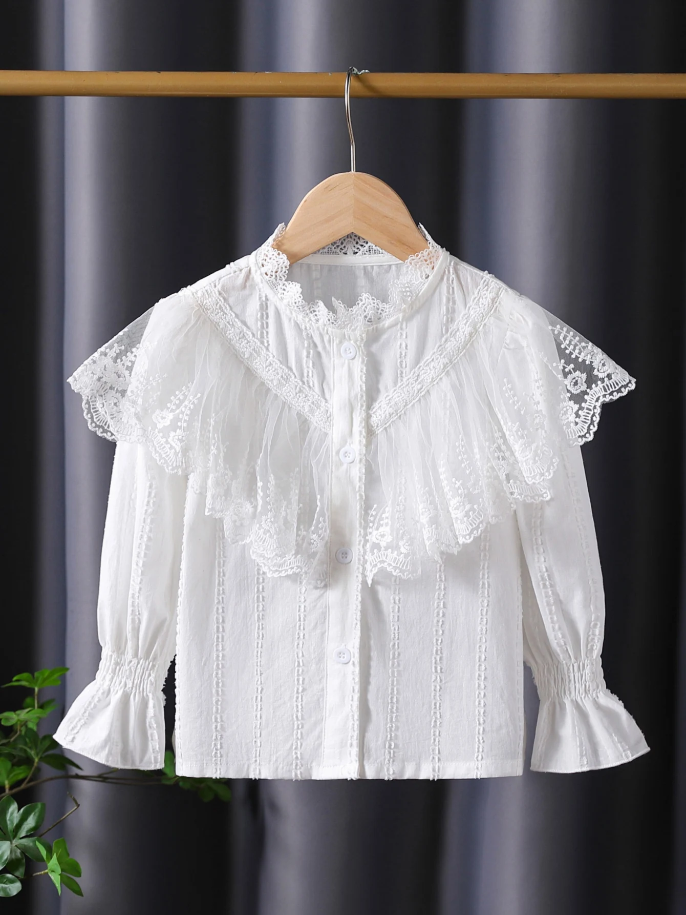 Girls' Spring and Autumn Shirt, Elegant and Fashionable Lace Trim, Small Stand Collar, Long-Sleeved Cardigan, Casual and Versatile, Preppy Style