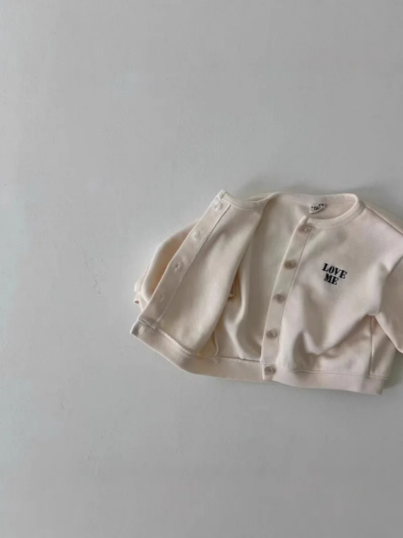 Jaket kardigan lengan panjang bayi, baju mantel kasual anak perempuan bayi katun jaket serbaguna bordir huruf lengan panjang baru musim gugur 2025