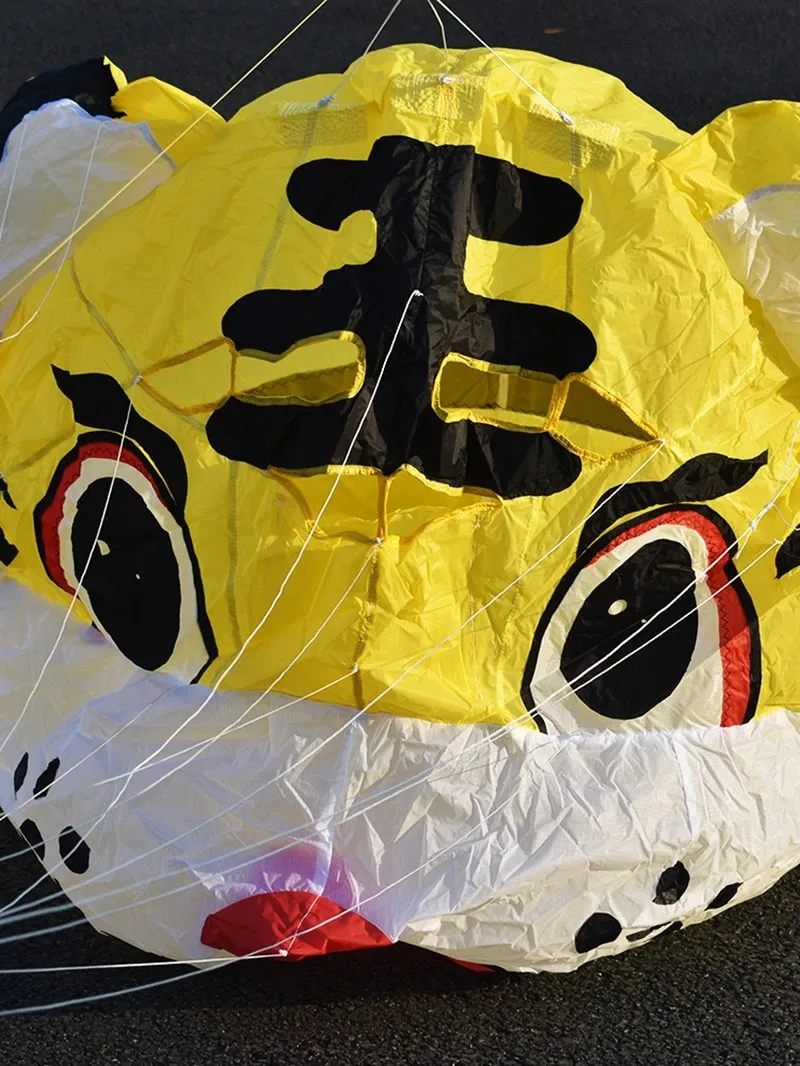 Zabawa na świeżym powietrzu 3m Software Tiger Kite Nadmuchiwany latawiec w kształcie tygrysa Latawiec wiszący Zabawka do latania na świeżym powietrzu Latawiec zwierzęcy Duży latawiec Letnia zabawa