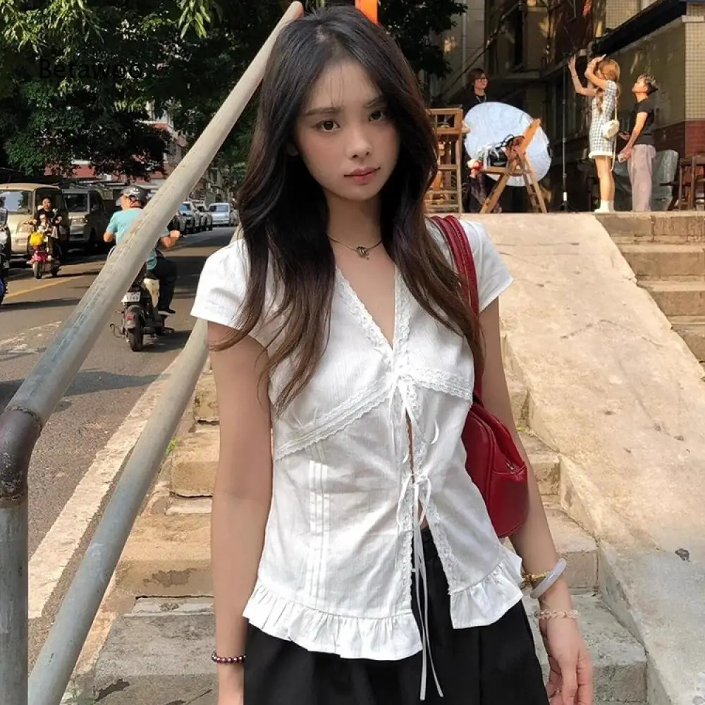 Women Tie Front Lace Trim Top, V Neck Ruffle Hem Short Sleeve Blouse