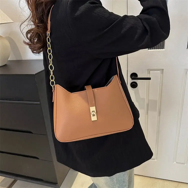 2024 Spring/Summer New Chain Retro Handheld Small Square Bag Single Shoulder Crossbody Bag Solid Color Bag